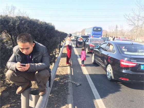 车子变道.jpg 车子变道.jpg